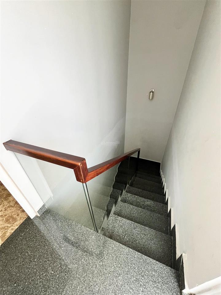 Nhà 3 tầng 80m2 (10x9) hxh 5m đường linh đông gần lý tế xuyên, chợ thủ đức giá 6,7 tỷ