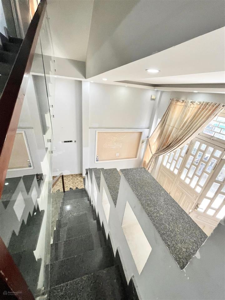 Nhà 3 tầng 80m2 (10x9) hxh 5m đường linh đông gần lý tế xuyên, chợ thủ đức giá 6,7 tỷ