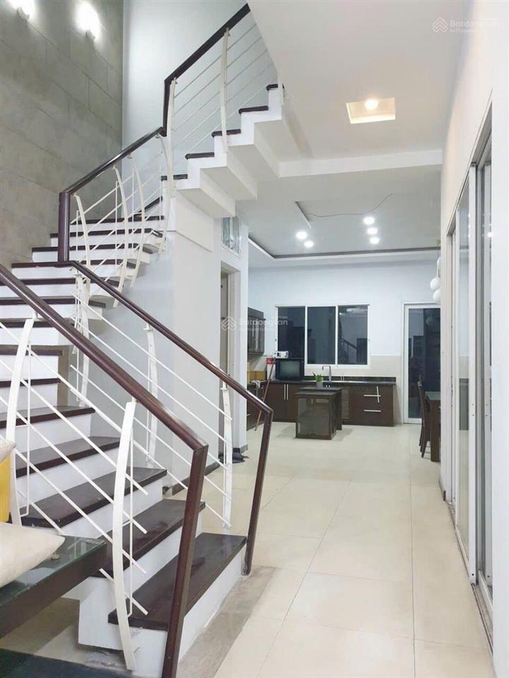 Bán nhà 3 tầng 149m2 hxh đường linh đông, thủ đức gần phạm văn đồng  shr hoàn công đủ chỉ 12,6 tỷ