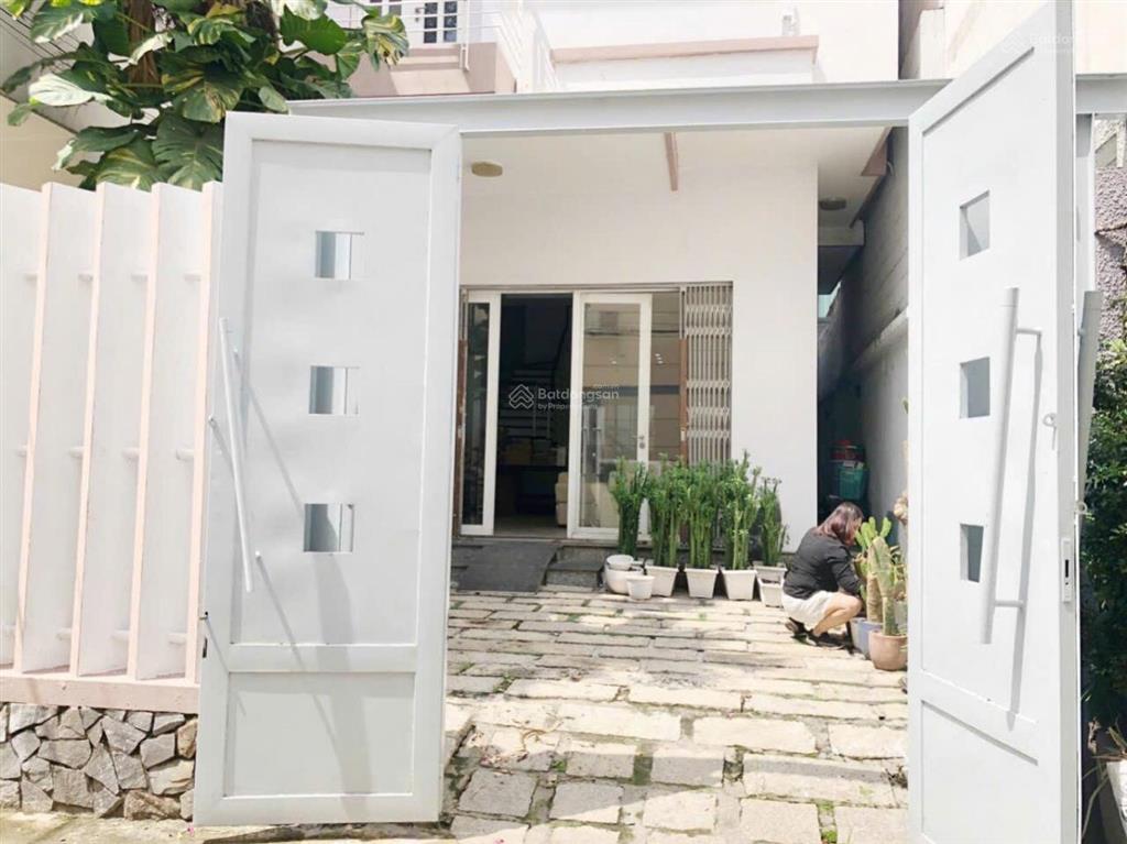 Bán nhà 3 tầng 149m2 hxh đường linh đông, thủ đức gần phạm văn đồng  shr hoàn công đủ chỉ 12,6 tỷ