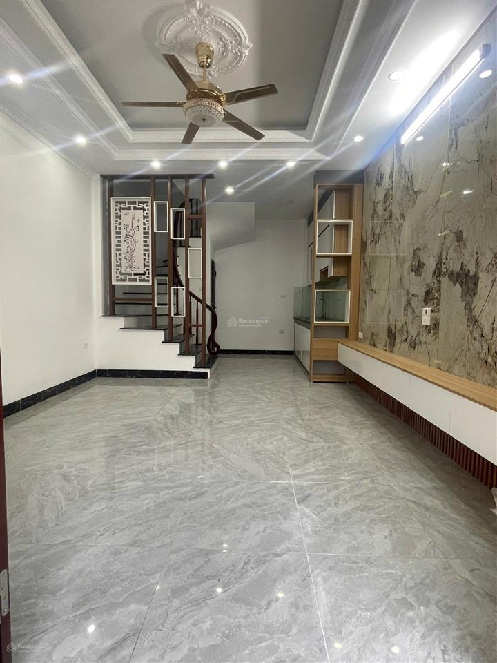 Xây 5 tầng đối diện chợ vạng trong đê song phương, chỉ đúng 350m ra đại lộ tl