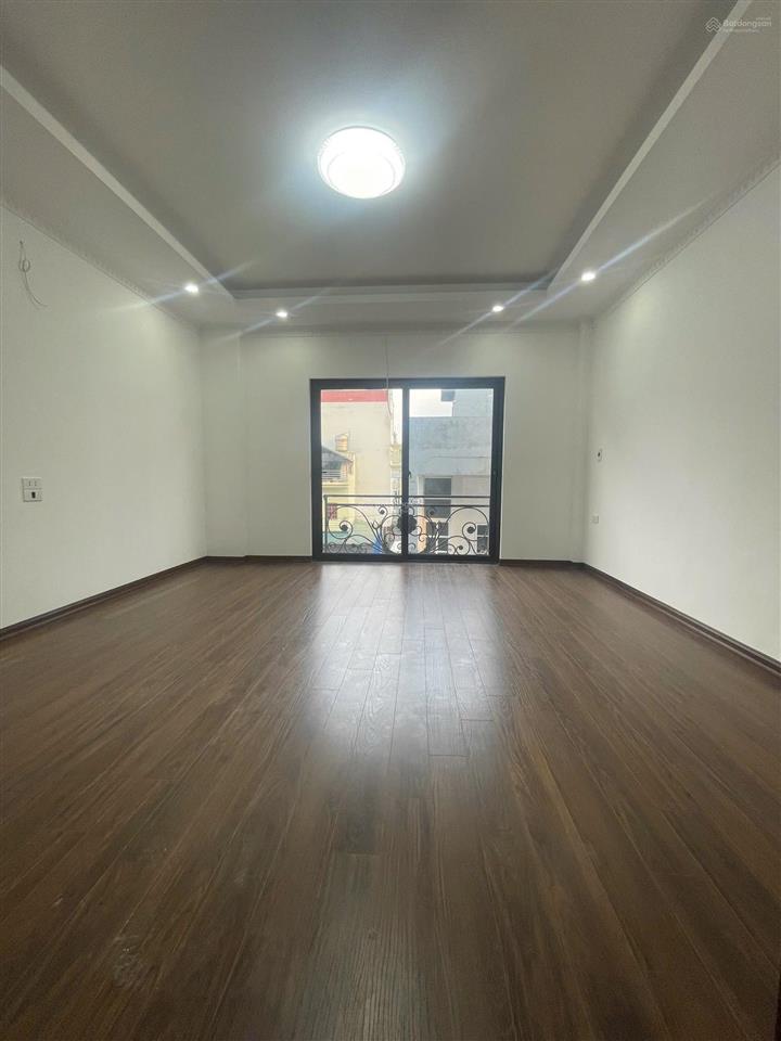 Xây 5 tầng đối diện chợ vạng trong đê song phương, chỉ đúng 350m ra đại lộ tl