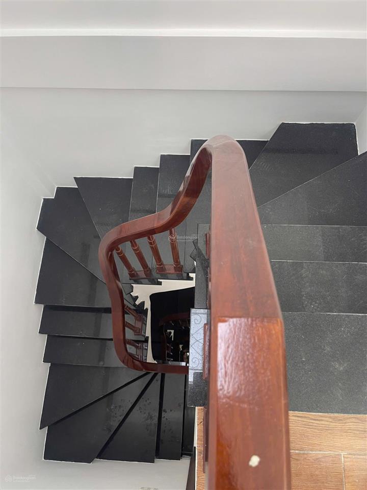 Xây 5 tầng đối diện chợ vạng trong đê song phương, chỉ đúng 350m ra đại lộ tl