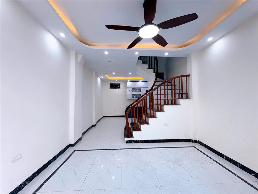 Diện tích khủng 51m2 xây 5t, 4pn, 350m ra đường ra đại lộ tl.