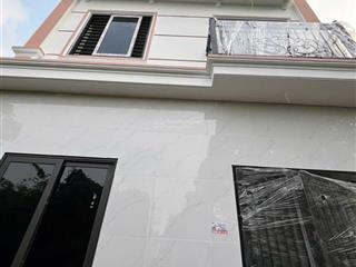 Xây đơn lập 55 m2  ngõ rộng  gần trường c1, c2