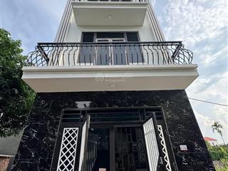 Nhà tình lam xây đơn lập  trước nhà rộng 5m  58m2 full thổ cư 4 tầng, 8p ra yên nghĩa