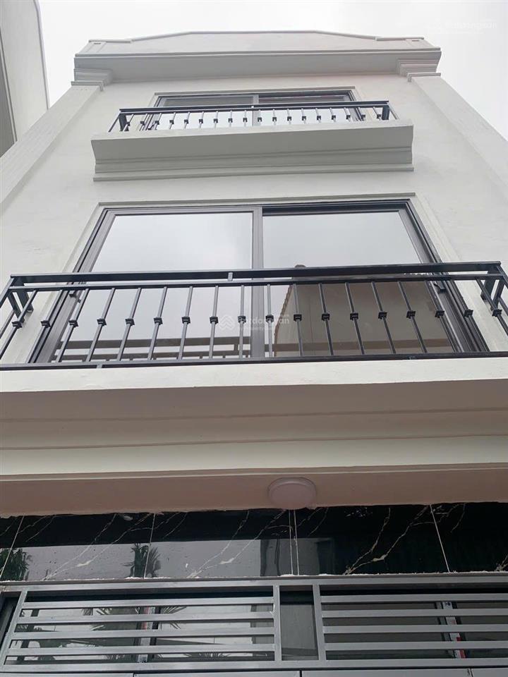 Bán nhà phụng châu 30m2 4t vị trí thoáng, dân cư đông, giá 2,7 tỷ.