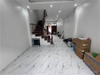 Chính chủ bán giá cực tốt nhà siêu thoáng trước và sau  ô tô đỗ cửa  4 tầng giá 3 tỷ4