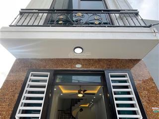 Ô tô vào trước nhà 4t, xây đơn lập, dt 40m2, gần trường c1, c2, vân côn