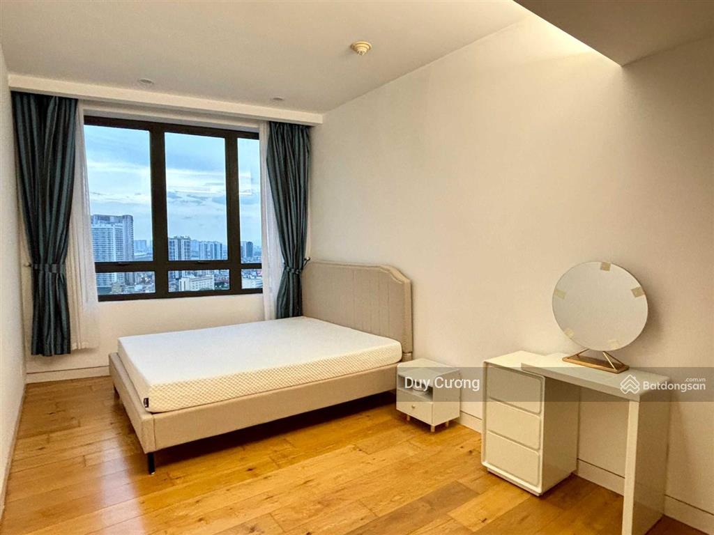 Em cần bán căn 2 phòng ngủ, 98m2, tầng 12 indochina plaza hà nội