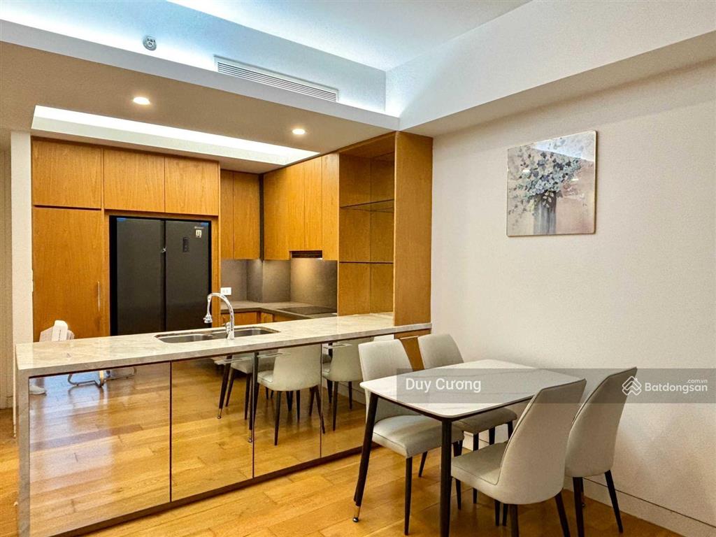 Em cần bán căn 2 phòng ngủ, 98m2, tầng 12 indochina plaza hà nội