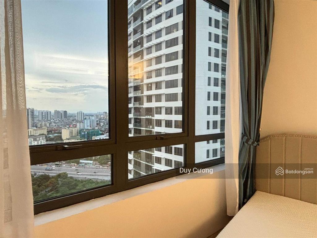 Em cần bán căn 2 phòng ngủ, 98m2, tầng 12 indochina plaza hà nội