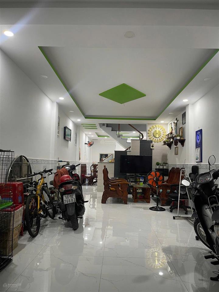 Nhà hẻm nhựa 8m 4x18m 2 lầu không lộ giới