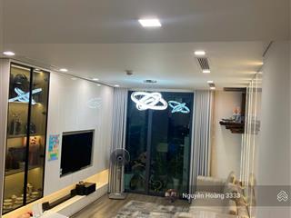 Giá thật, gia đình bán gấp ch 2n  2wc, 78m2 tòa center point. ban công đông bắc, full nội thất, sổ