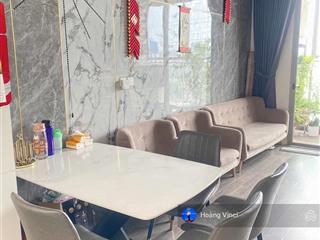 Gia đình cần bán ch 3n  2wc, 105m2 tòa king palace. tầng trung, bc đông mát mẻ, full đồ đẹp, sổ đỏ