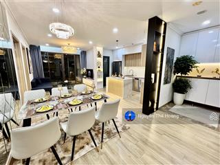 Giá chuẩn, bán ch 3n  2wc 124m2 tòa bcy, view hồ, bc thoáng mát, full đồ sẵn, sổ đỏ. 0813 443 ***