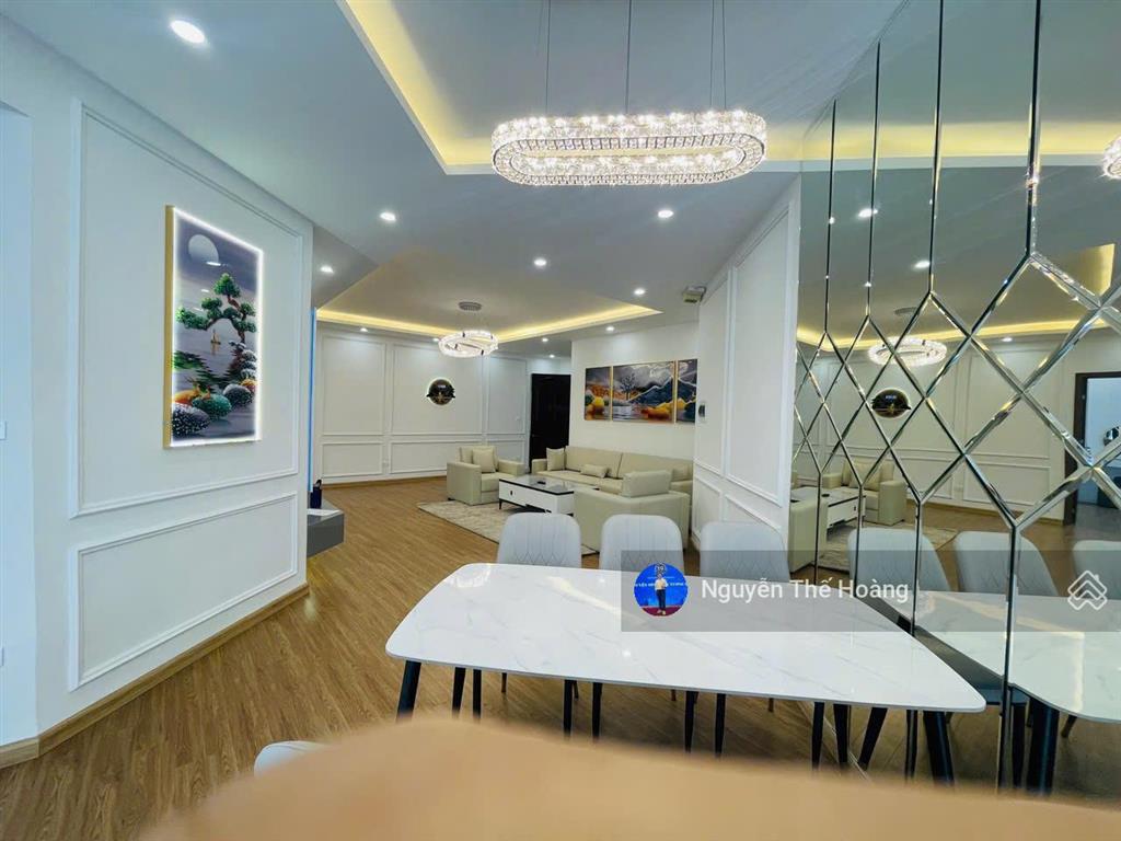 Gia đình cần bán ch 2n  2wc 116m2 tòa 17t. tầng trung bc đông bắc mát mẻ, nhà sẵn đồ, sổ đỏ sẵn