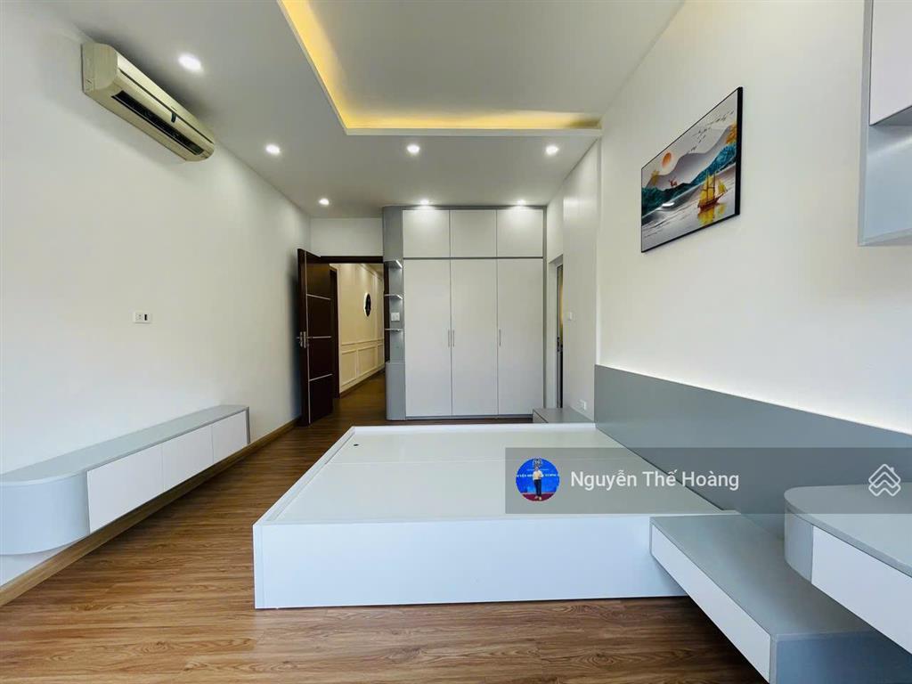 Gia đình cần bán ch 2n  2wc 116m2 tòa 17t. tầng trung bc đông bắc mát mẻ, nhà sẵn đồ, sổ đỏ sẵn