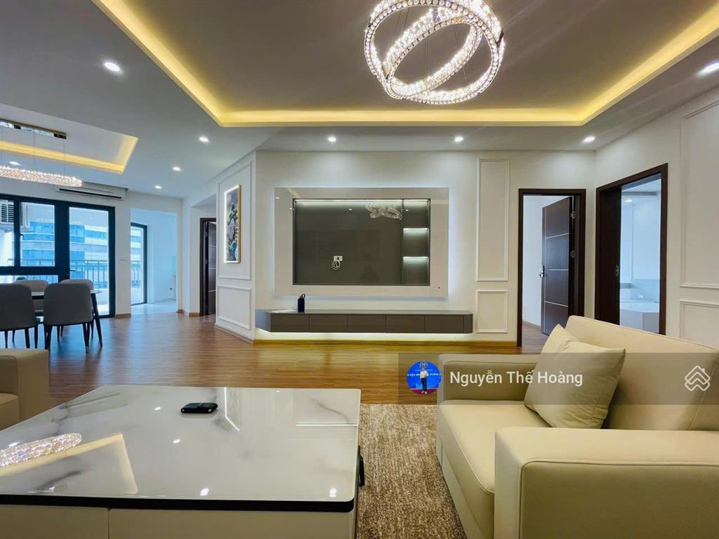 Gia đình cần bán ch 2n  2wc 116m2 tòa 17t. tầng trung bc đông bắc mát mẻ, nhà sẵn đồ, sổ đỏ sẵn