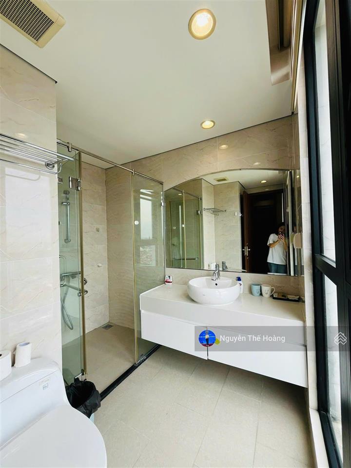 Gia đình bán căn 3n tòa time tower. tầng trung bc mát mẻ, full nội thất, có sổ đỏ phù hợp ở lâu dài