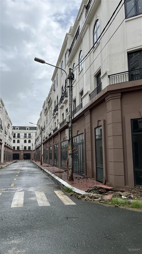 Siêu hời! căn xẻ khe 85m2, giá 14 tỉ, xây thô 4,5 tầng, sổ đỏ! tại sơn đồng center  hoài đức