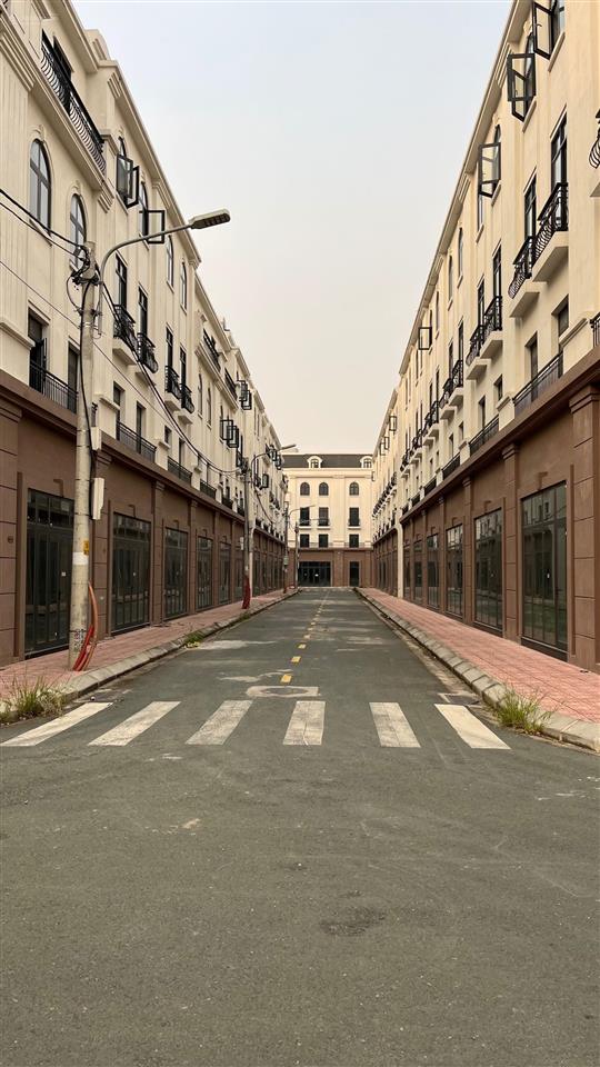 Liền kề 91m2, mặt tiền 8m xây 5 tầng, đường trước cửa 20m, sổ đỏ, giá 14,5tỉ sơn đồng center hà nội