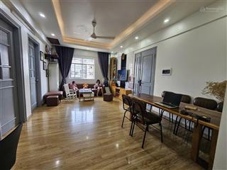 Căn góc hướng đẹp, ban công thoáng mát