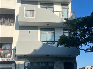 Căn hộ siêu đẹp  2pn tách biệt  có thang máy rộng gần 100m2  thích hợp cho giá đình