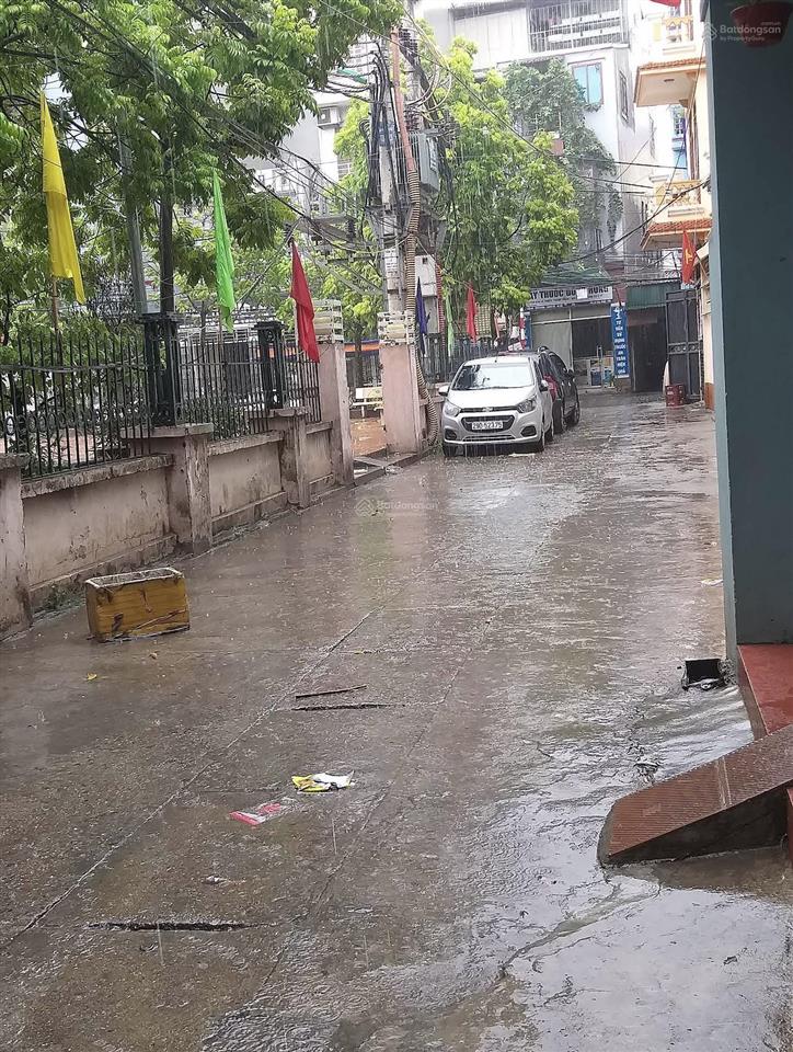 Cần bán mảnh đất ko sổ có nhà 1,5 tầng đang cho thuê 4tr ngay gần nhà văn hoá xóm án triều khúc