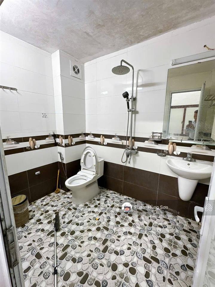 Hiếm nhỉnh 3 tỷ phố hồng mai  hai bà trưng  nhà dân xây  lô góc  sáng thoáng