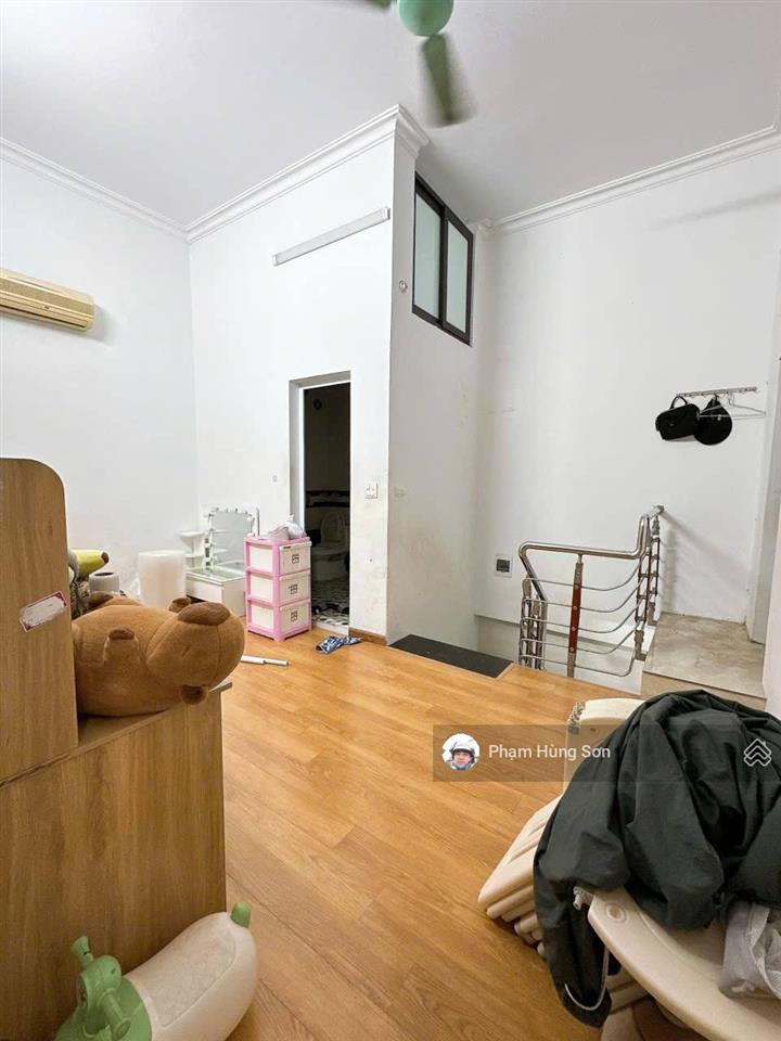 Hiếm nhỉnh 3 tỷ phố hồng mai  hai bà trưng  nhà dân xây  lô góc  sáng thoáng