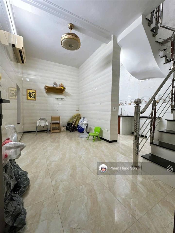 Hiếm nhỉnh 3 tỷ phố hồng mai  hai bà trưng  nhà dân xây  lô góc  sáng thoáng