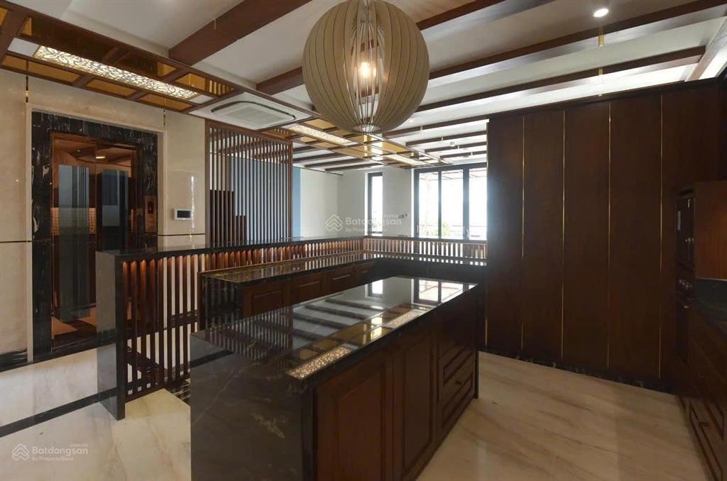 Giảm 5 tỷ bán gấp góc 2mt phú mỹ hưng  quận 7  dt 8x20m  giá 60 tỷ
