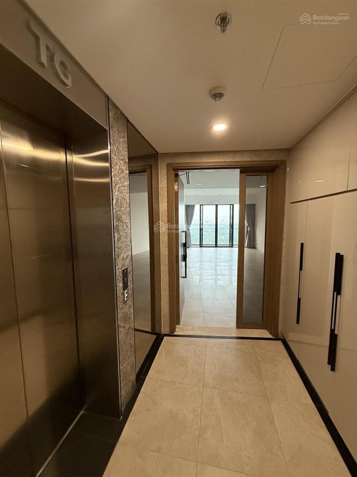 Bán căn hộ tầng 8 the driver thủ thiêmq2dt 145m2 4 phòng ngủ full nội thấtgiá 33 tỷ