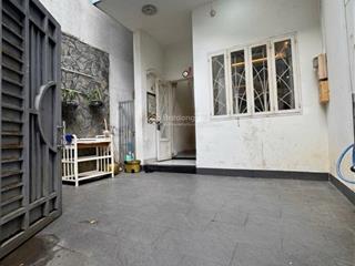 Bán gấp nhà hoàng hoa thám phú nhuận,không lộ giới không quy hoạch 4,2m x 16m,3tầng btct chỉ 8,7 ty