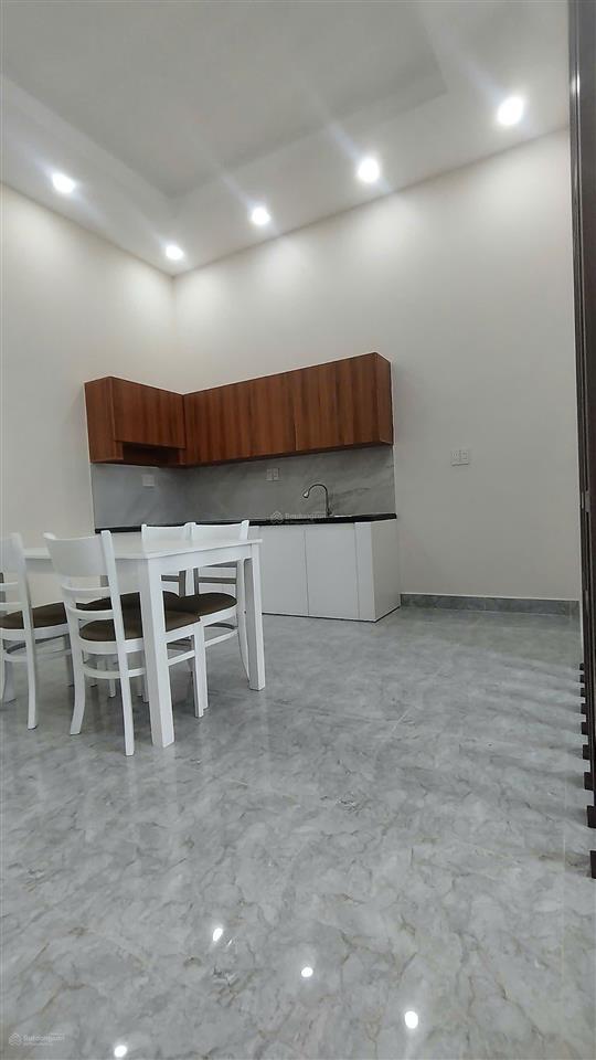 Hàng hot chỉ 3,9 tỷ nhà mới tinh dt 104m2 đường 10m nguyễn văn tạo, long thới, nhà bè