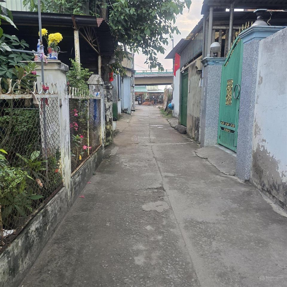 Chỉ 2,5 tỷ lô đất vuông vức 106m2 cạnh chợ đ. nguyễn văn tạo, hiệp phước, nhà bè