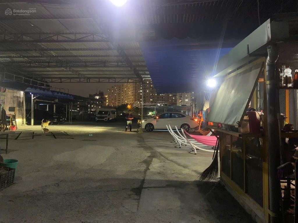 Bán đất q12, đường nguyễn văn quá. view kênh tham lương. dt 1320m2 33x40m giá 80 tỷ thương lượng
