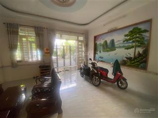 Bán nhà đs 120 tân phú thủ đức. dt 130m2(6,4x20,3)giá chỉ nhỉnh 6 tỷ