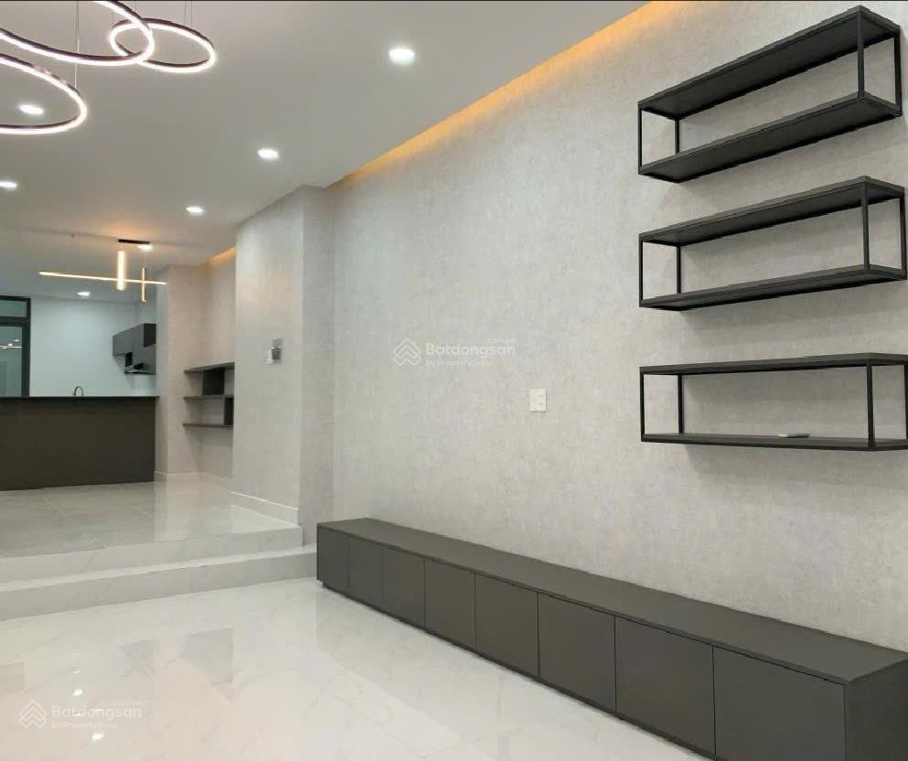 Bán nhà mặt tiềnphường bình đông (quận 8 cũ)  100m2  ngang 5m  4 tầng  chào giá 8,4 tỷ tl