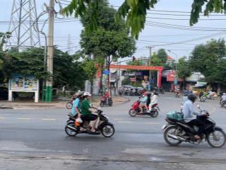 Bán nhà riêng tại đt 743a, 8 tỷ, 254 m2, đẹp, nhiều tiện ích, giá ưu đãi, dĩ an, bình dương