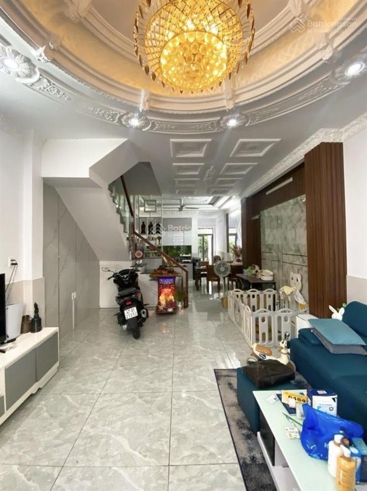 4.7 x 20m  đồng đen  hxh 5m  ngay khu bàu cát  sẵn kết cấu vào ở ngay