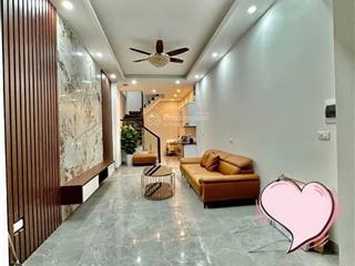 bán nhà cầu giấy, 10m ô tô, sát phố, 37m2, 13 tỷ.