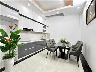Bán nhà cầu giấy, 10m ô tô, sát phố, 39m2, 9.3 tỷ.