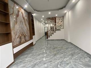 Bán nhà võ chí công, gần phố, thoáng sáng, sổ đỏ chính chủ, giá tốt, 35m2 chỉ 8.95 tỷ.