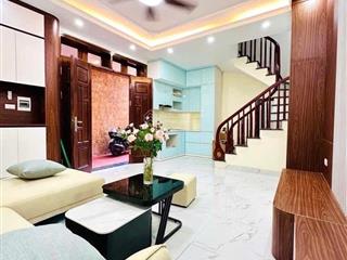 Gần quận uỷ bắc từ liêm  35m2, 5 tầng full nội thất 5.9 tỷ