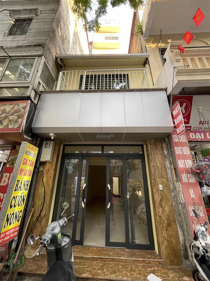 Cho thuê nhà mặt tiền phố đội cấn, 2 tầng, thuận tiện buôn bán