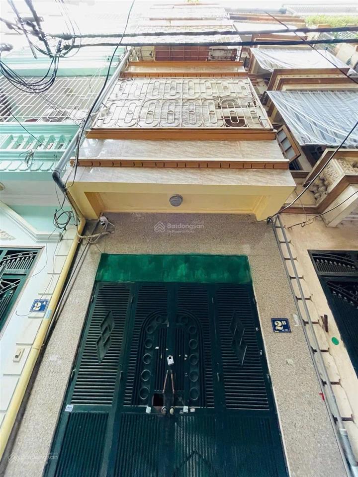 Bán nhà cầu đơ ngay sân bóng ô tô đỗ cửa nhà dân xây giá đầu tư 28m2, giá nhỉnh 6 tỷ