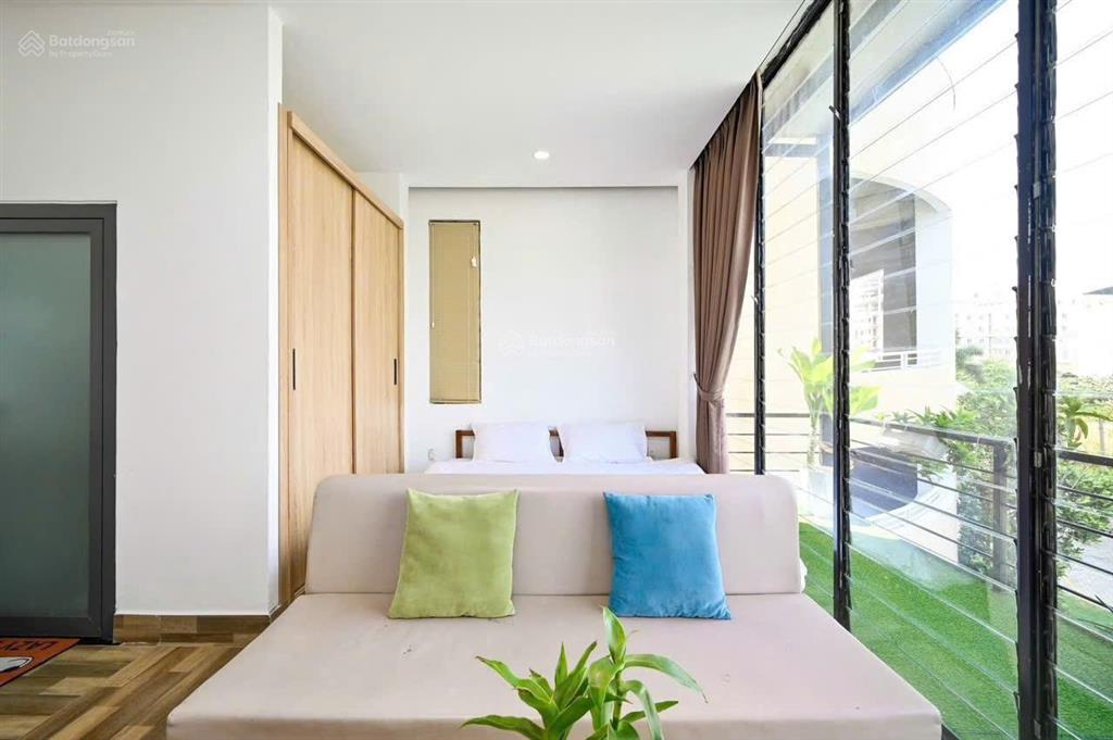 Thảo điền chdv mới  ban công full nội thất  giờ giấc tự do