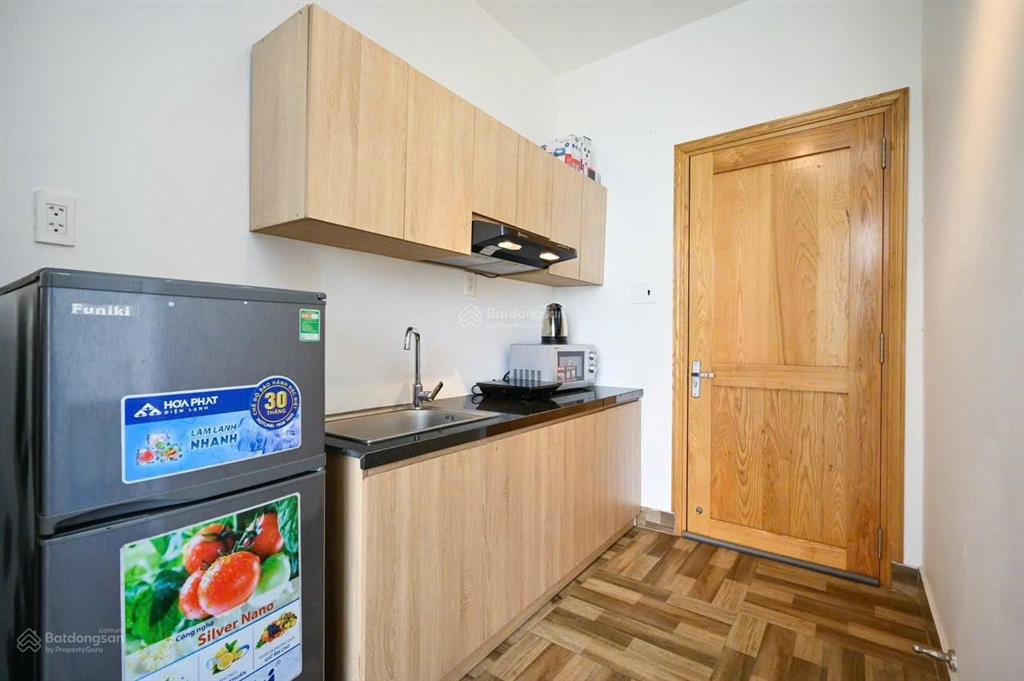 Thảo điền chdv mới  ban công full nội thất  giờ giấc tự do